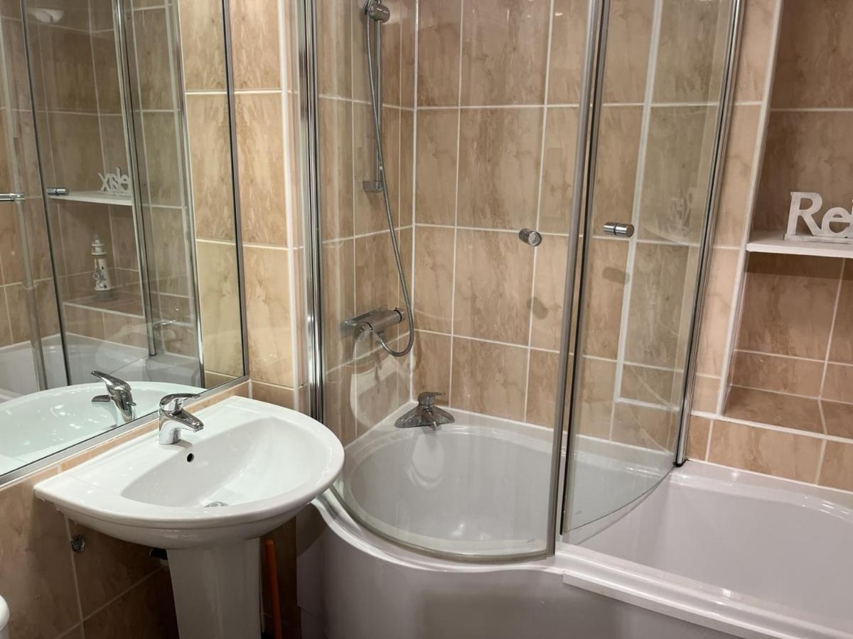 Royal Mile Mansions 2 Bedroom - Edinburgh City Centre エクステリア 写真