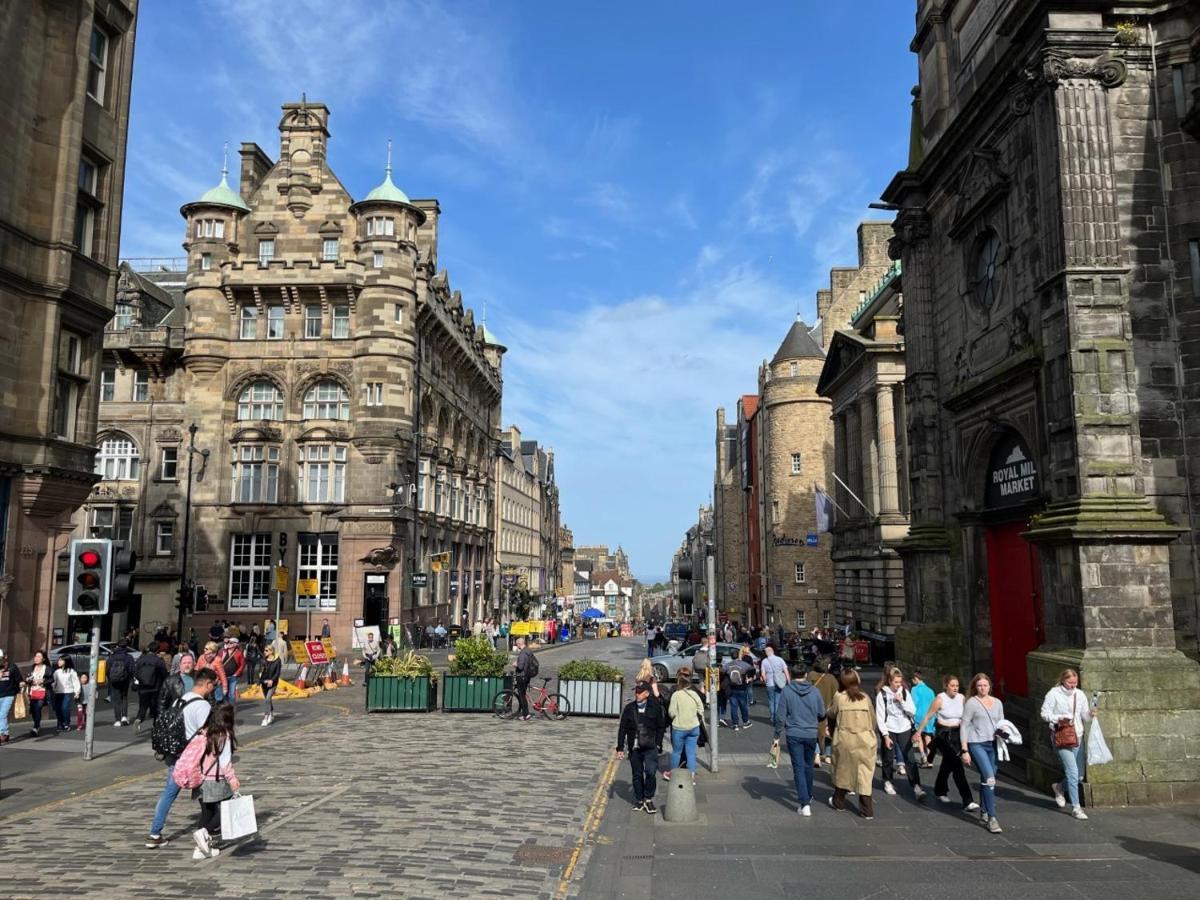 Royal Mile Mansions 2 Bedroom - Edinburgh City Centre エクステリア 写真